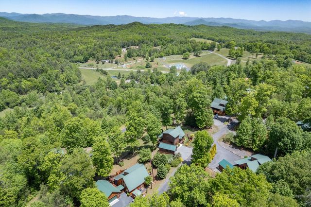 1055 Carolina Fox Circle, Murphy, NC 28906