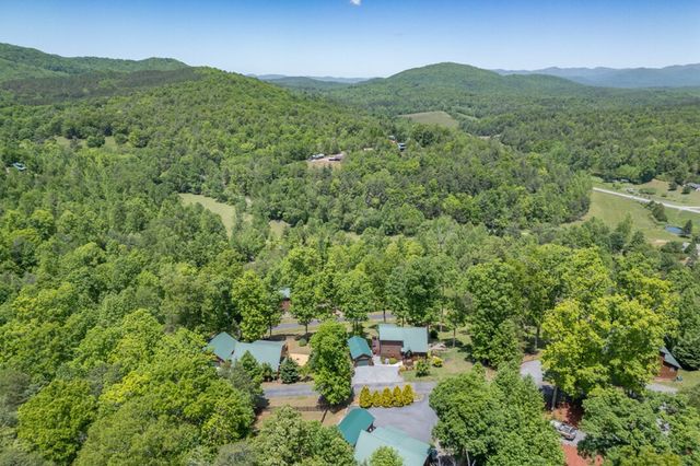 1055 Carolina Fox Circle, Murphy, NC 28906