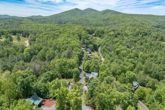 1055 Carolina Fox Circle, Murphy, NC 28906