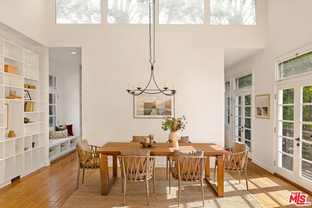 2640 N Commonwealth Avenue, Los Angeles, CA 90027