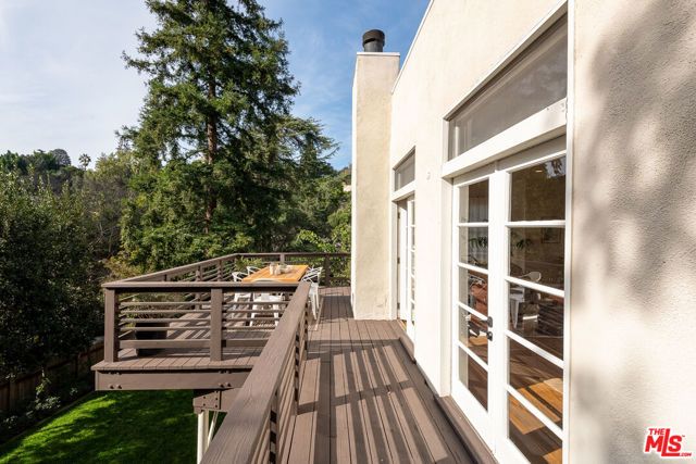 2640 N Commonwealth Avenue, Los Angeles, CA 90027