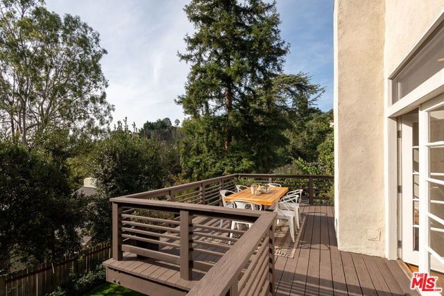 2640 N Commonwealth Avenue, Los Angeles, CA 90027