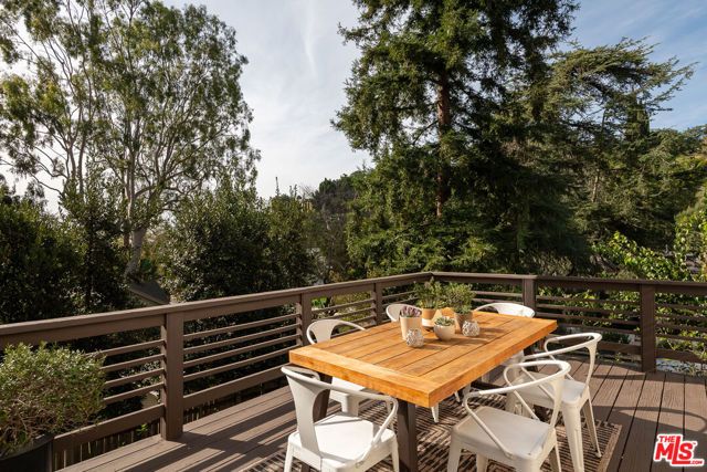 2640 N Commonwealth Avenue, Los Angeles, CA 90027