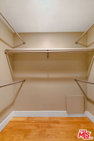 2640 N Commonwealth Avenue, Los Angeles, CA 90027