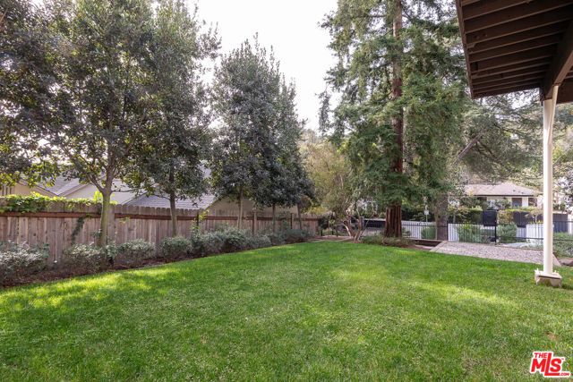 2640 N Commonwealth Avenue, Los Angeles, CA 90027