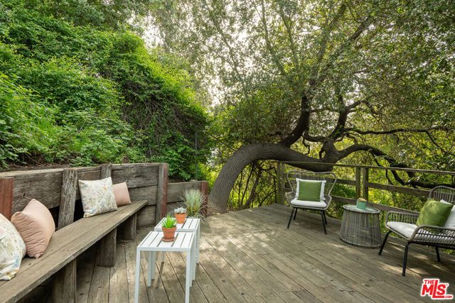 2640 N Commonwealth Avenue, Los Angeles, CA 90027