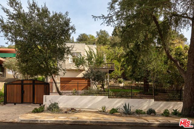 2640 N Commonwealth Avenue, Los Angeles, CA 90027