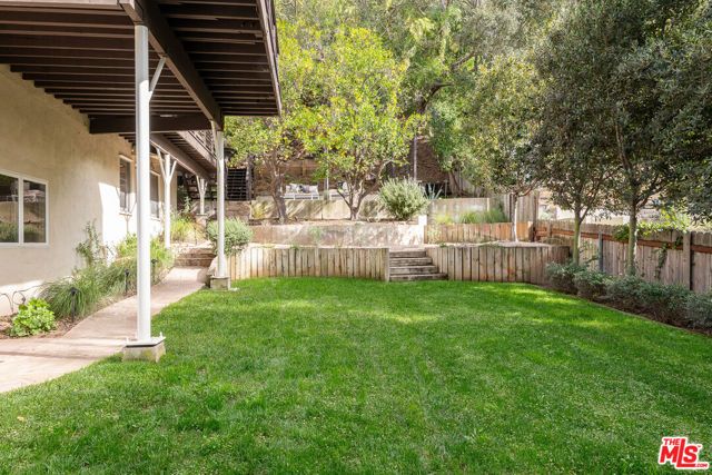 2640 N Commonwealth Avenue, Los Angeles, CA 90027