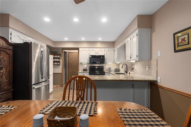 408 NW Leann Drive, Blue Springs, MO 64014