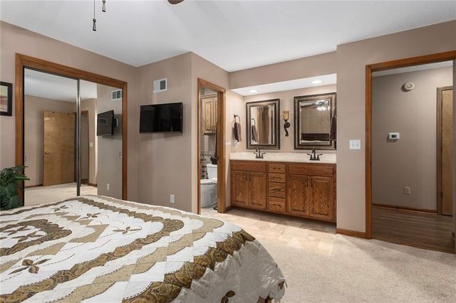 408 NW Leann Drive, Blue Springs, MO 64014