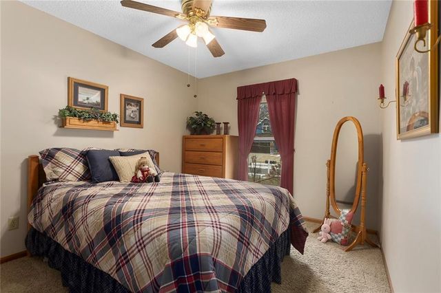 408 NW Leann Drive, Blue Springs, MO 64014