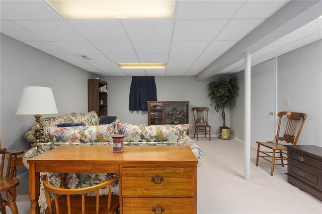 408 NW Leann Drive, Blue Springs, MO 64014