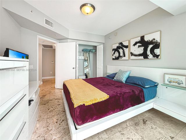 41 SE 5th St 602, Miami, FL 33131