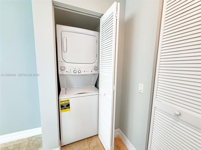 41 SE 5th St 602, Miami, FL 33131