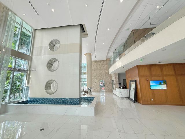 41 SE 5th St 602, Miami, FL 33131