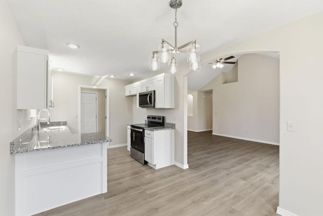 3544 S Brunswick Avenue, Springfield, MO 65809