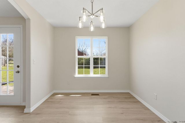 3544 S Brunswick Avenue, Springfield, MO 65809