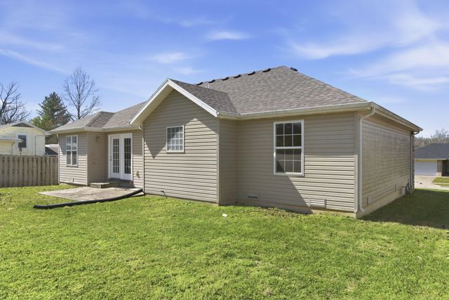 3544 S Brunswick Avenue, Springfield, MO 65809