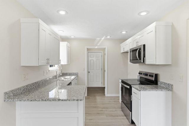 3544 S Brunswick Avenue, Springfield, MO 65809