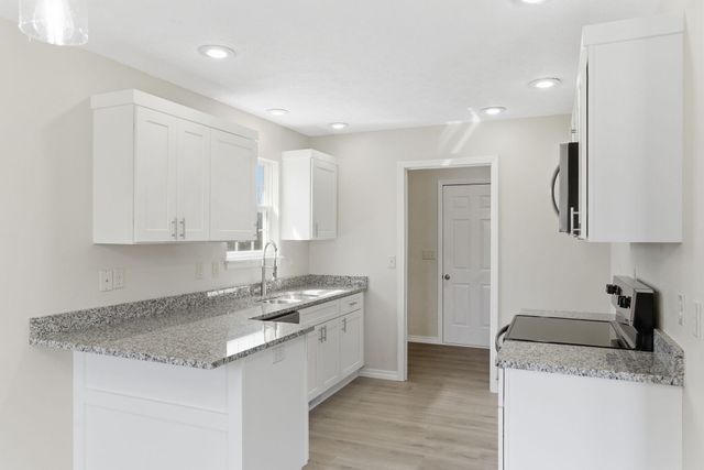 3544 S Brunswick Avenue, Springfield, MO 65809