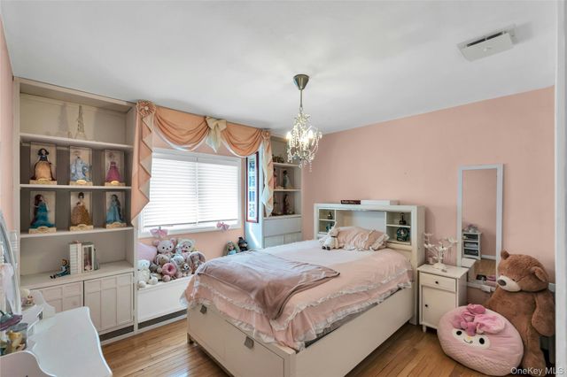 54 Valleywood Road, Commack, NY 11725