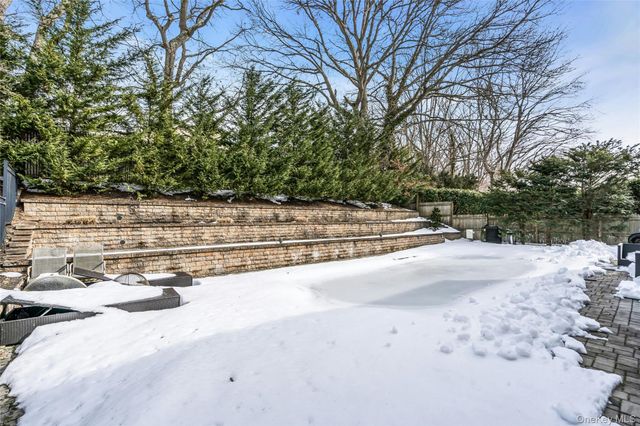 54 Valleywood Road, Commack, NY 11725