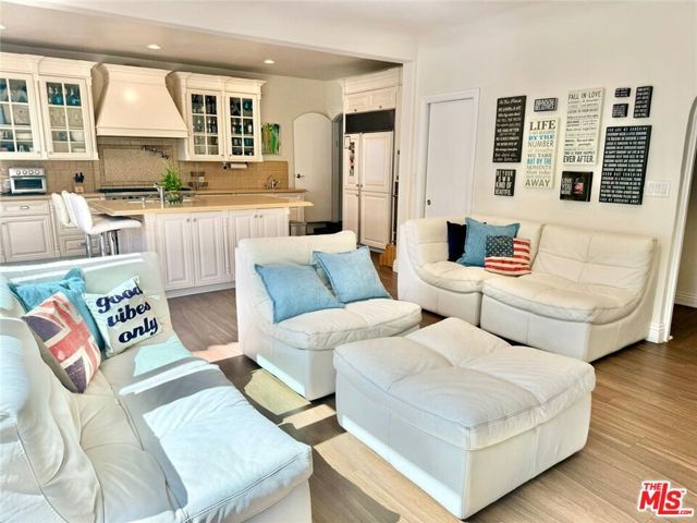 213 EL CAMINO Drive, Beverly Hills, CA 90212