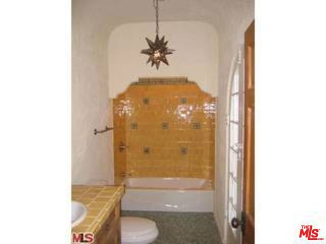 213 EL CAMINO Drive, Beverly Hills, CA 90212