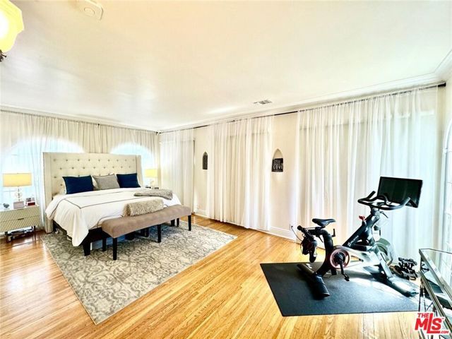 213 EL CAMINO Drive, Beverly Hills, CA 90212
