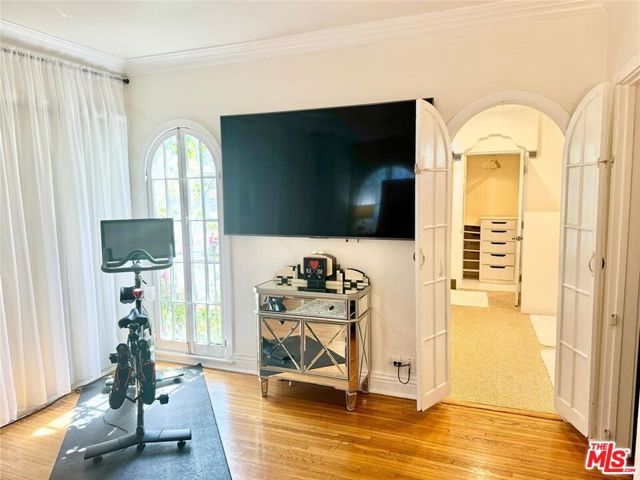 213 EL CAMINO Drive, Beverly Hills, CA 90212