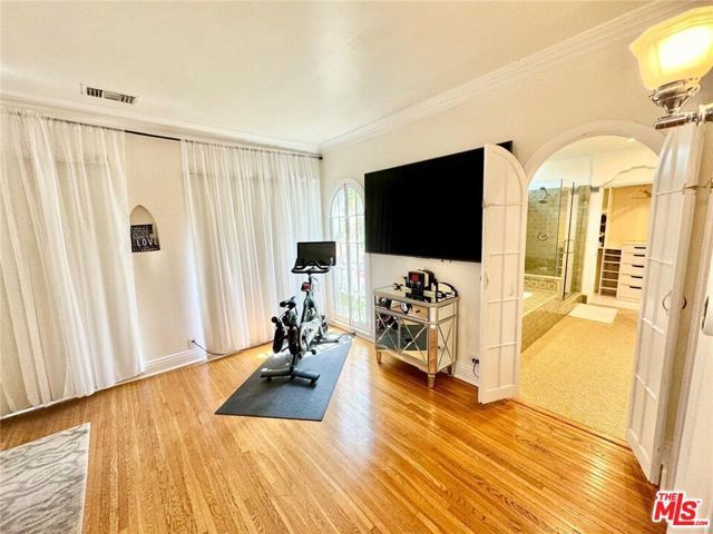 213 EL CAMINO Drive, Beverly Hills, CA 90212