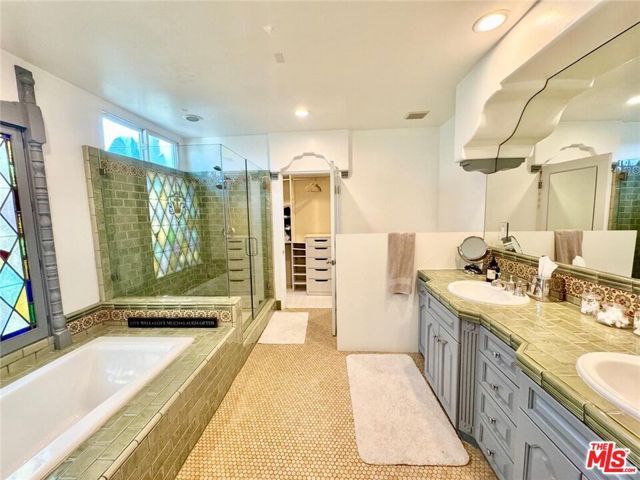 213 EL CAMINO Drive, Beverly Hills, CA 90212