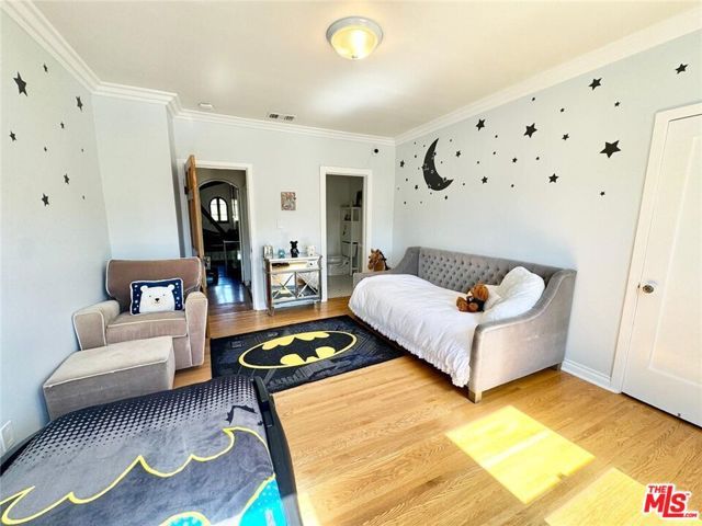 213 EL CAMINO Drive, Beverly Hills, CA 90212