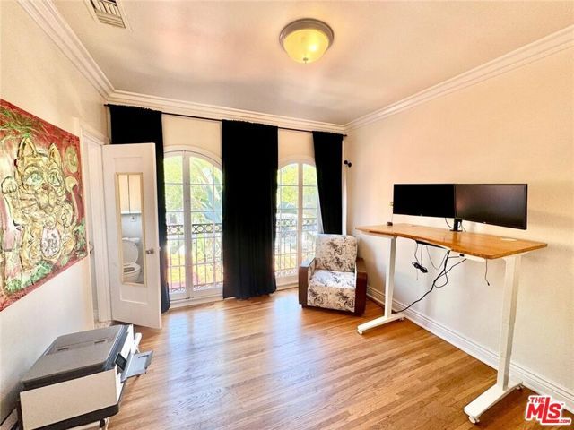 213 EL CAMINO Drive, Beverly Hills, CA 90212