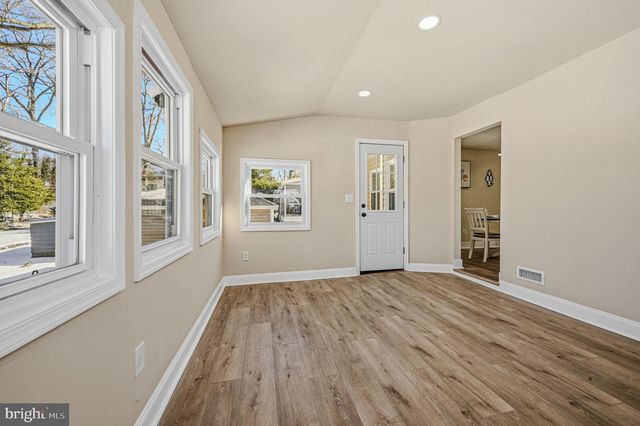 5 HILLCREST AVE, Wilmington, DE 19809