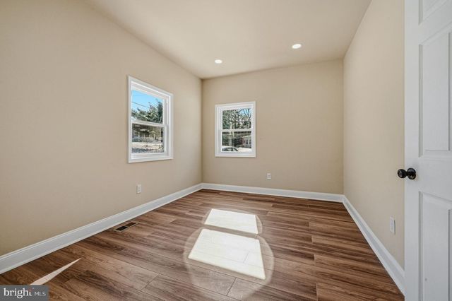 5 HILLCREST AVE, Wilmington, DE 19809