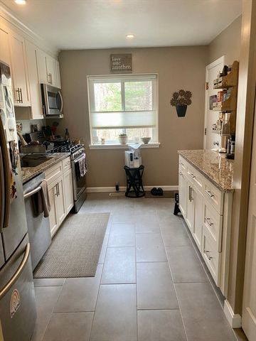 14 Bayberry Dr 1, Sharon, MA 02068
