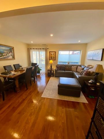 14 Bayberry Dr 1, Sharon, MA 02068