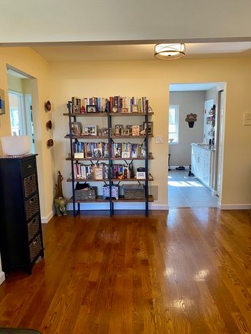 14 Bayberry Dr 1, Sharon, MA 02068