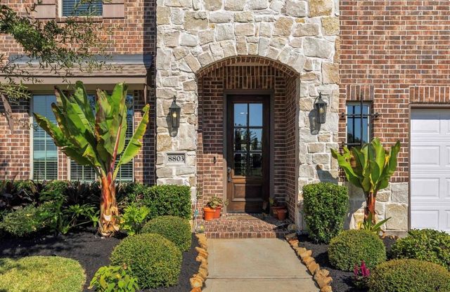 8803 Autumn Pine Drive, Missouri City, TX 77459