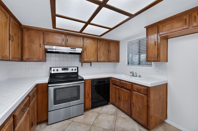 395 N Fordham Avenue, Fresno, CA 93727