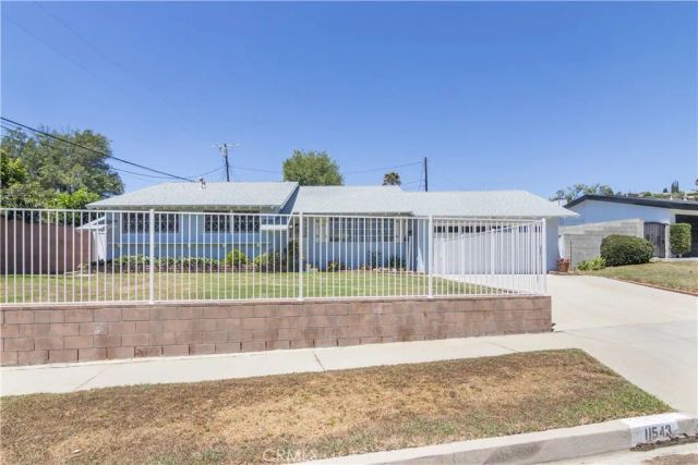 11543 Swinton, Granada Hills, CA 91344
