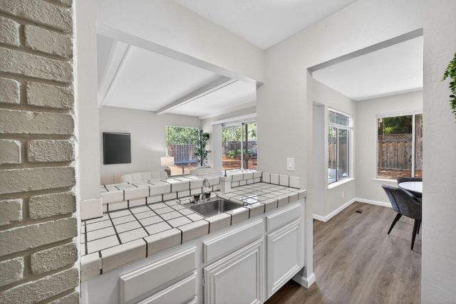 1335 Bedford Avenue, Sunnyvale, CA 94087