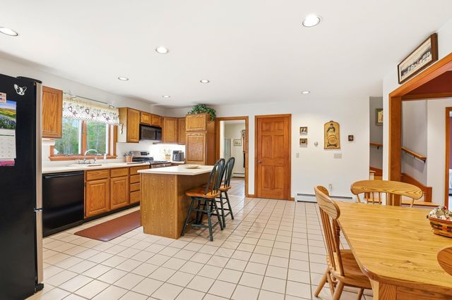 35 Turnpike Road, Sharon, NH 03458