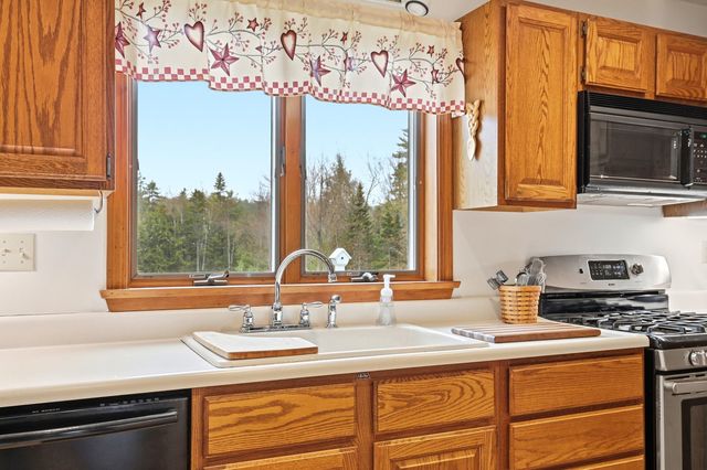 35 Turnpike Road, Sharon, NH 03458
