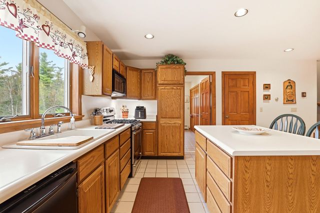 35 Turnpike Road, Sharon, NH 03458