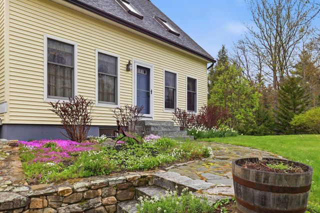 35 Turnpike Road, Sharon, NH 03458
