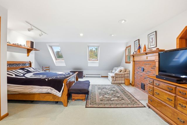 35 Turnpike Road, Sharon, NH 03458