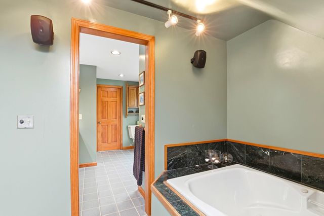 35 Turnpike Road, Sharon, NH 03458