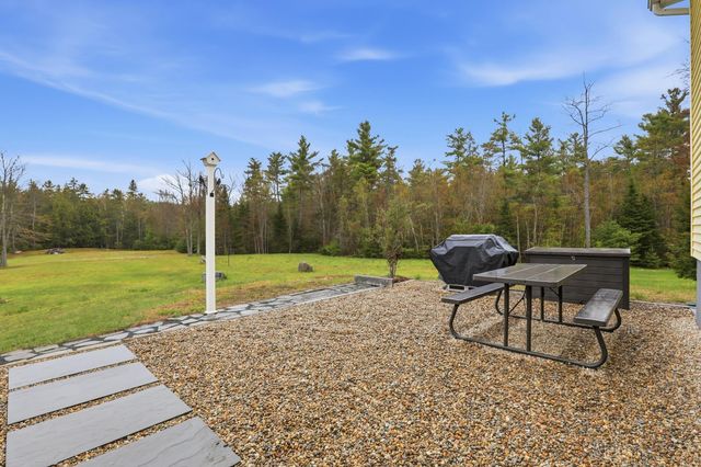35 Turnpike Road, Sharon, NH 03458